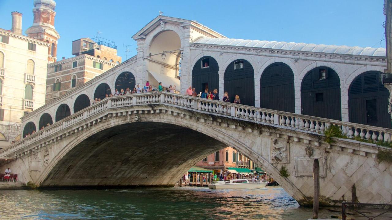 Raggio Di Sole Dietro Piazza San Marco Venedig Exterior foto